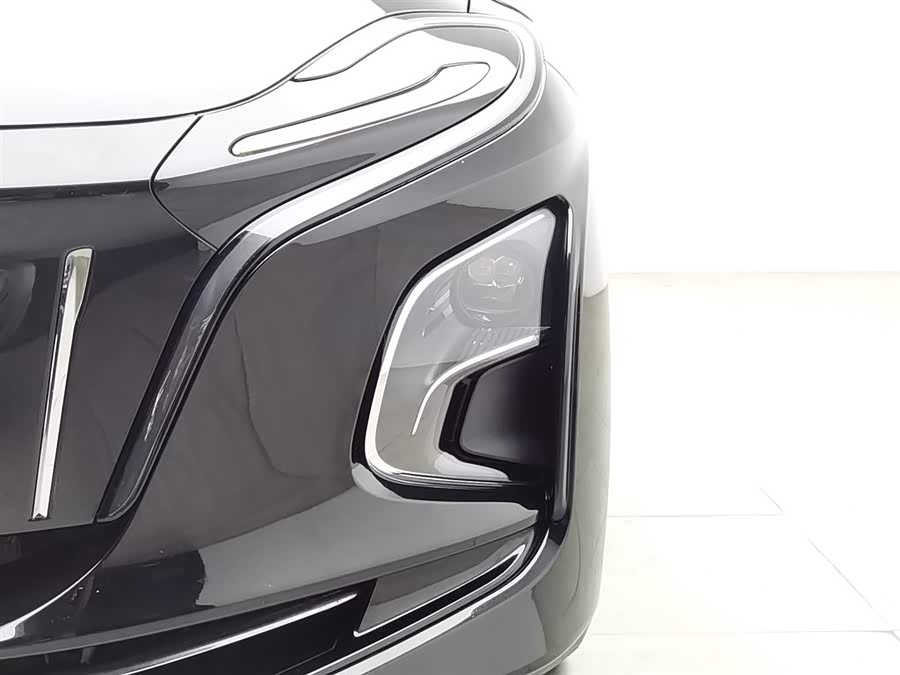 HongQi E-QM5 2023 #8 HongQi E-QM5 2023 car image #8