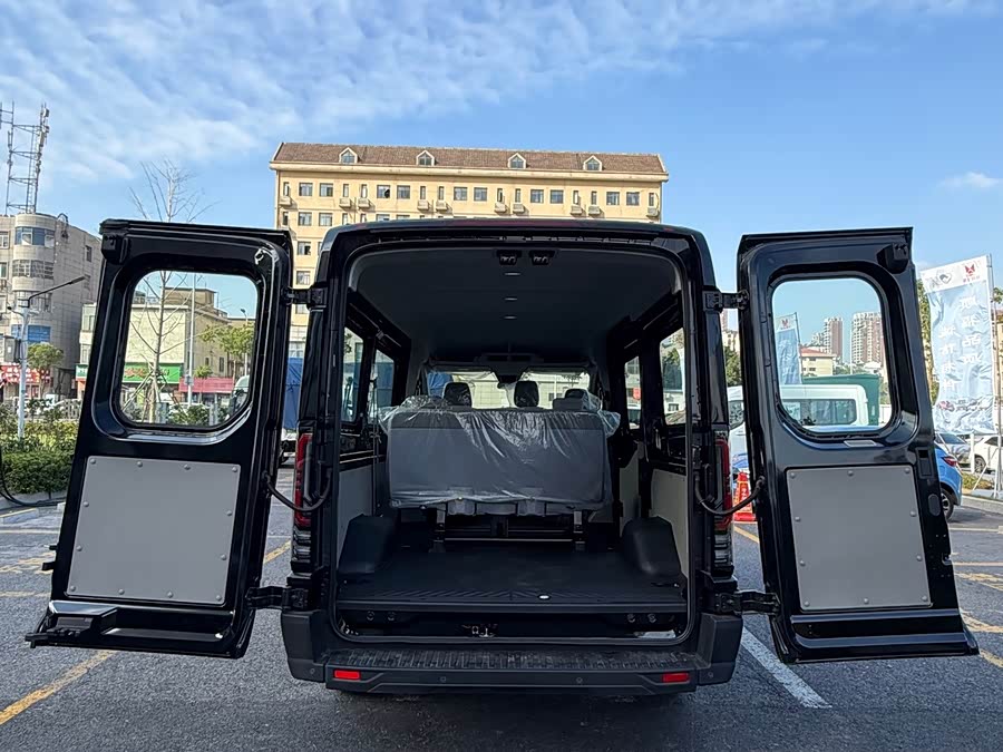 Ford Transit T8 2025 #8 Ford Transit T8 2025 car image #8