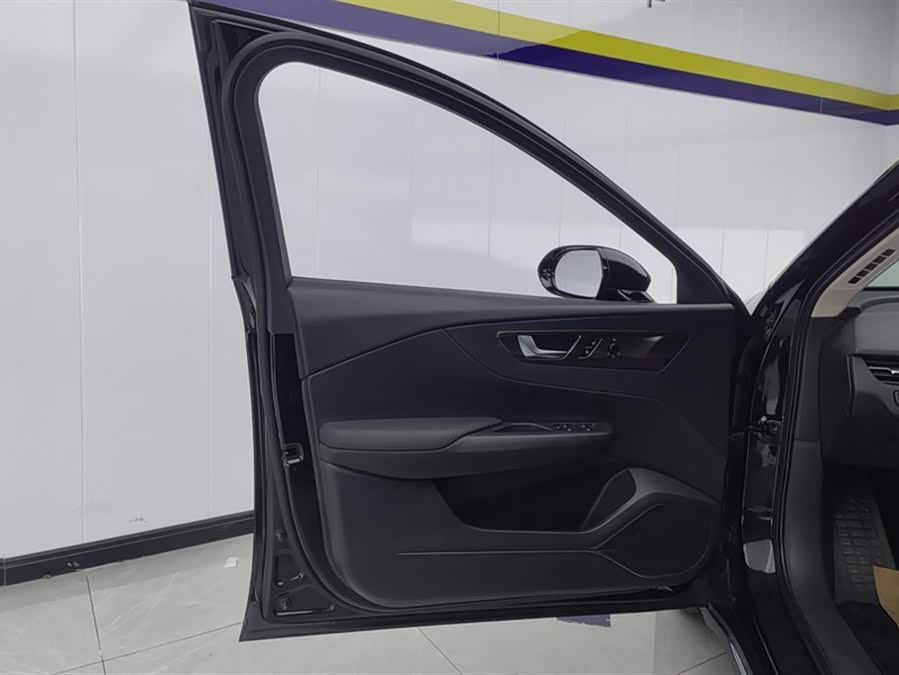 HongQi E-QM5 2023 car image #8