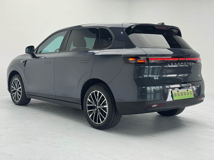 零跑汽车 零跑B10 2025 汽车图片 #8