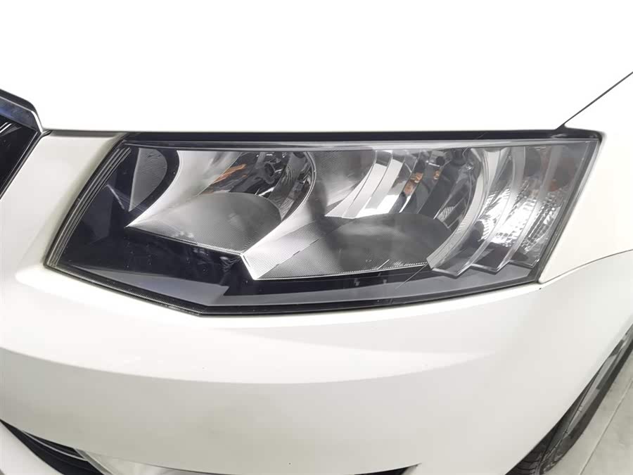 Skoda Octavia 2016 car image #8