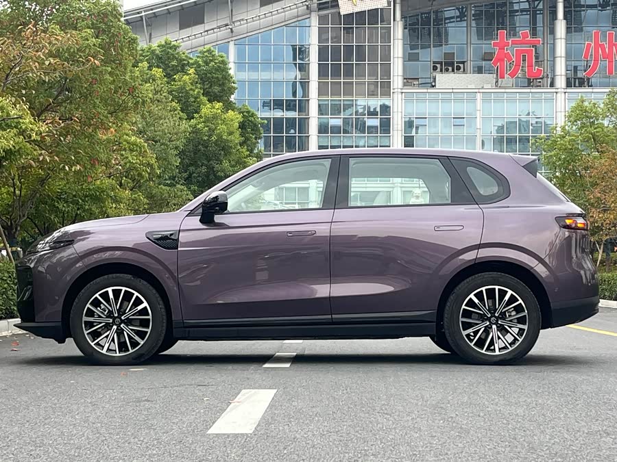 零跑汽车 零跑B10 2025 汽车图片 #8