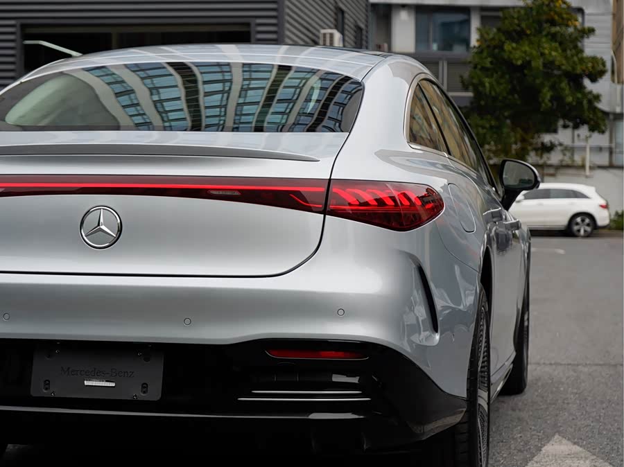 Mercedes-Benz EQS Class 2024 صورة سيارة #8