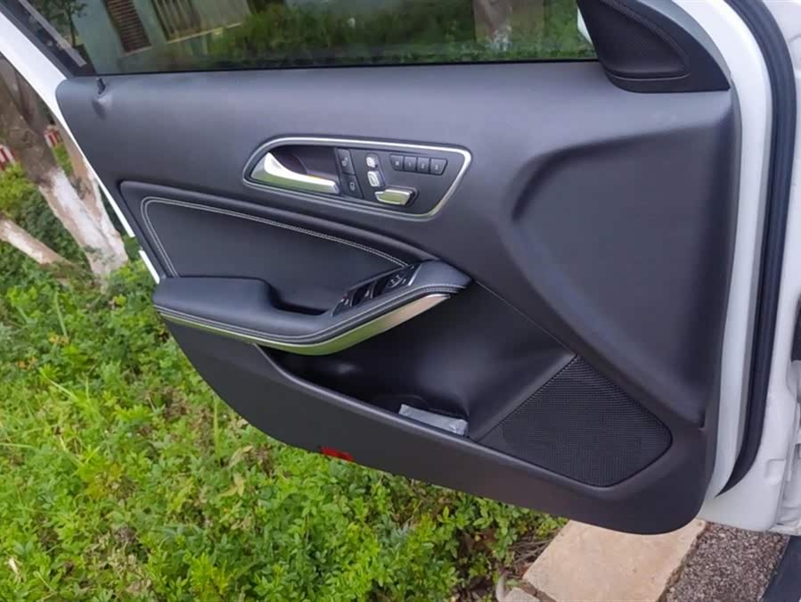 Mercedes-Benz GLA Class (Imported) 2015 #8 Mercedes-Benz GLA Class (Imported) 2015 car image #8