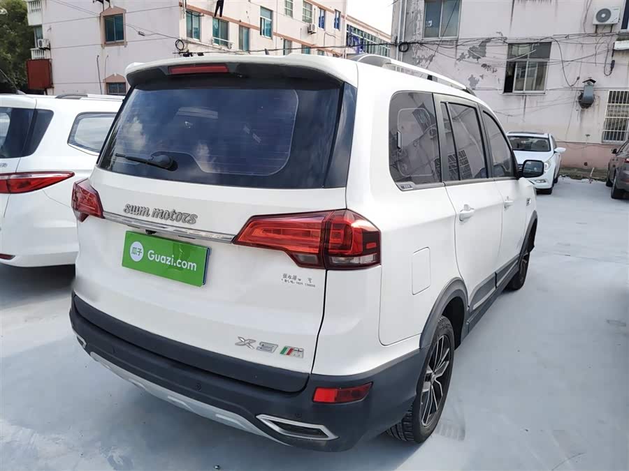 SWM X3 2019 صورة سيارة #8