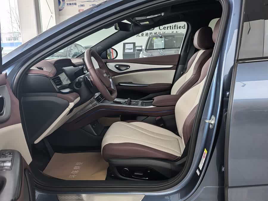 BYD Seal 07 DM-i 2025 صورة سيارة #8
