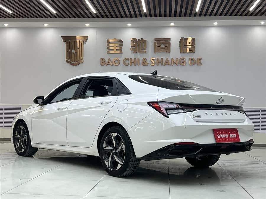 Hyundai Elantra 2023 imagen de coche #8