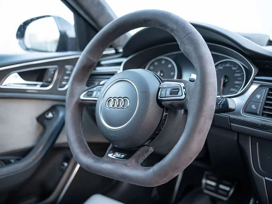 Audi RS 6 2021 immagine di auto #8