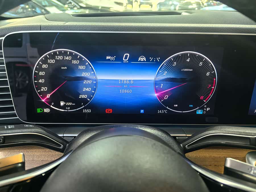 Mercedes-Benz GLS Class 2023 immagine di auto #8