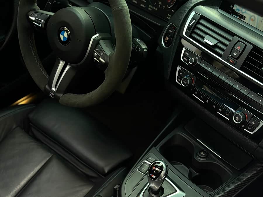 BMW M2 2017 car image #8