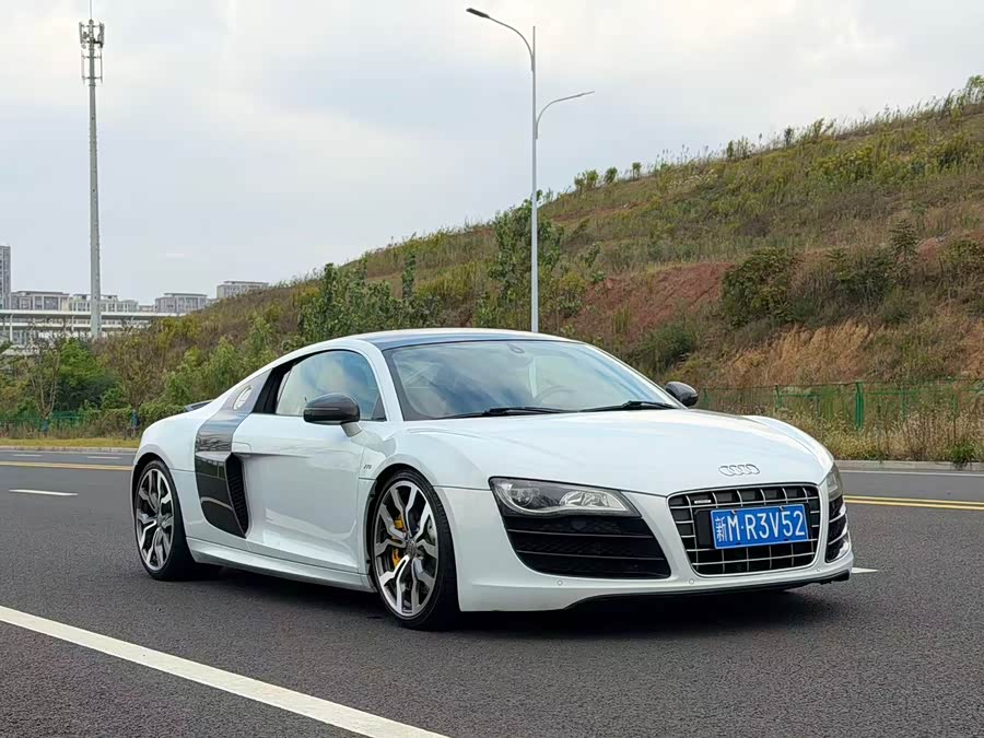 Audi R8 2011 immagine di auto #8