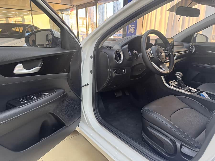 Kia K3 2021 car image #8