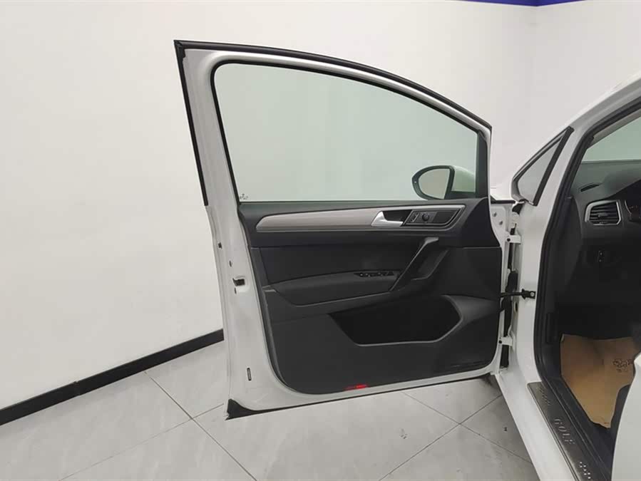 Volkswagen Golf Sportsvan 2017 car image #8