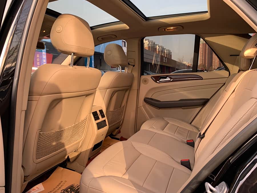 Mercedes-Benz M Class 2014 car image #8