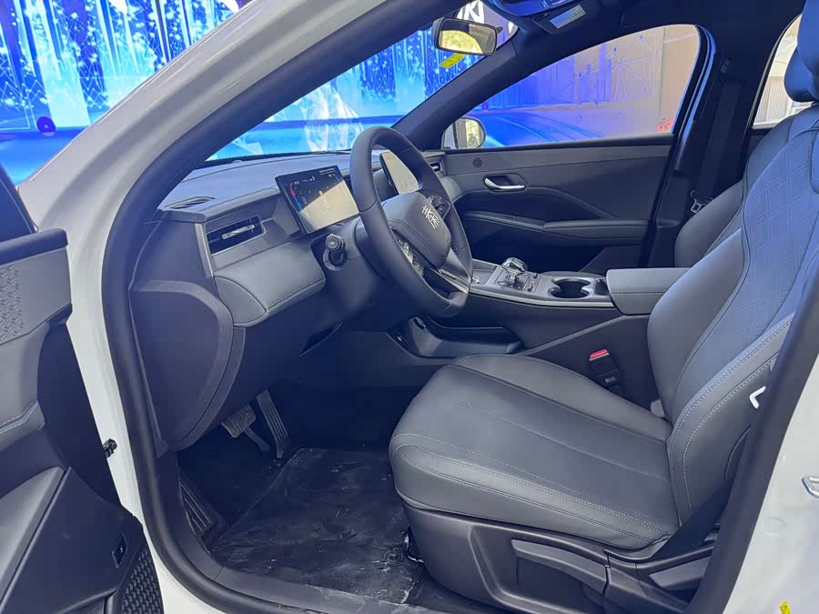 BYD Qin Plus 2025 #8 BYD Qin Plus 2025 car image #8