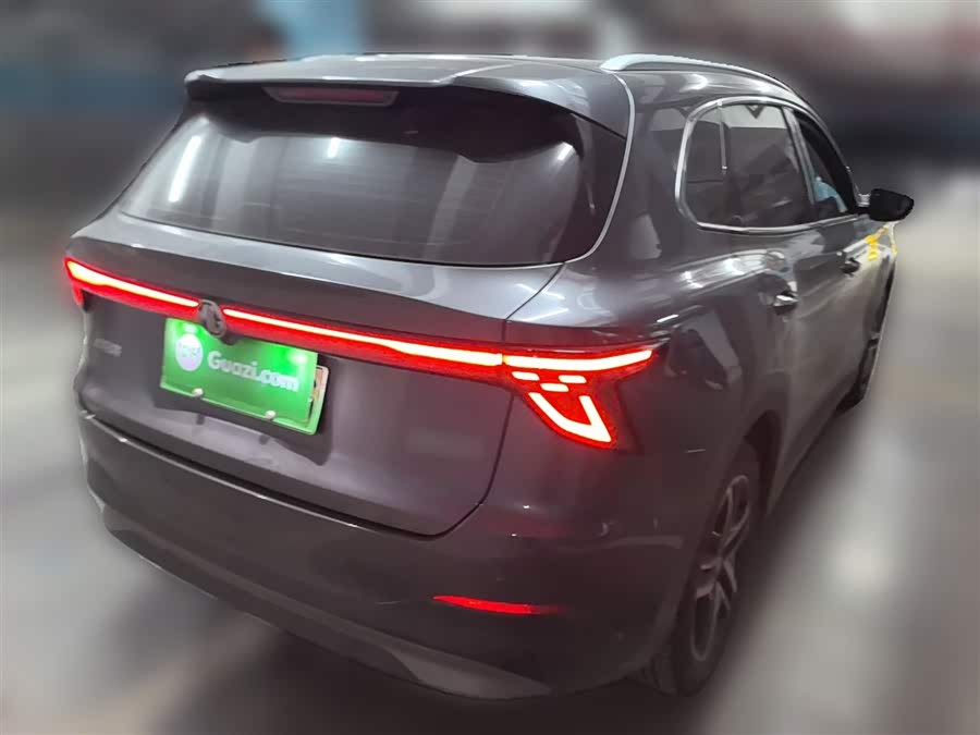 MG ES5 2025 immagine di auto #8