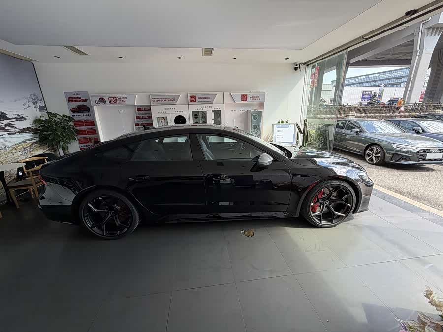 Audi RS 7 car image #8