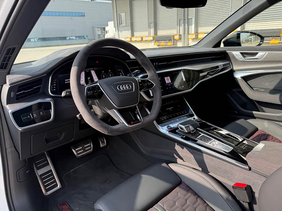 Audi RS 6 2025 car image #8