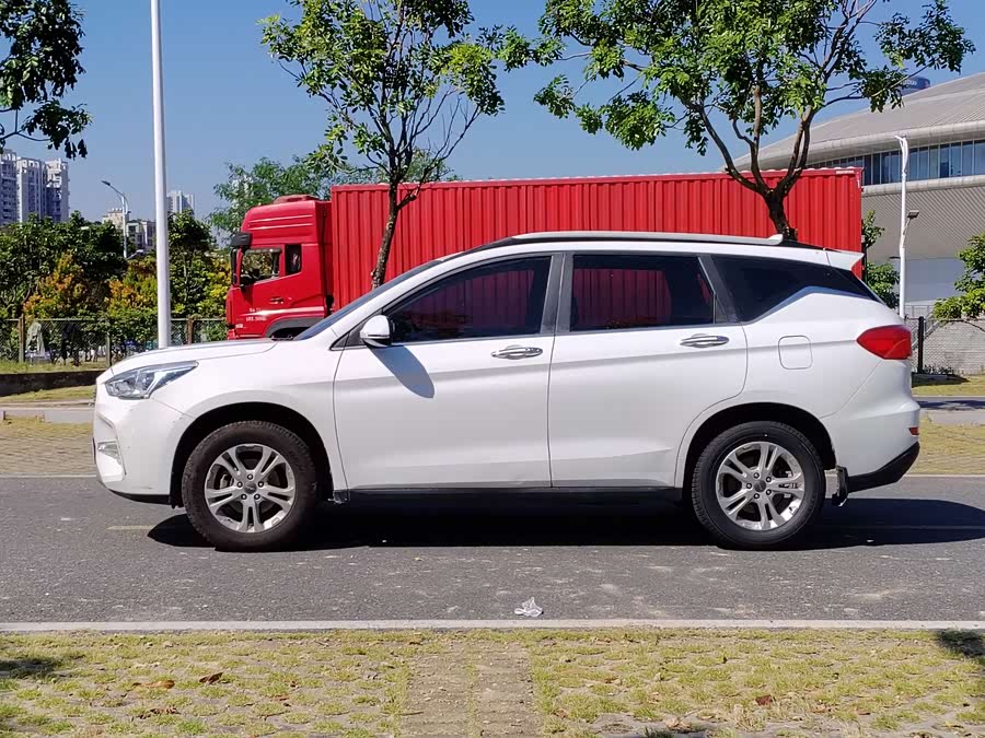 Haval M6 2017 car image #8