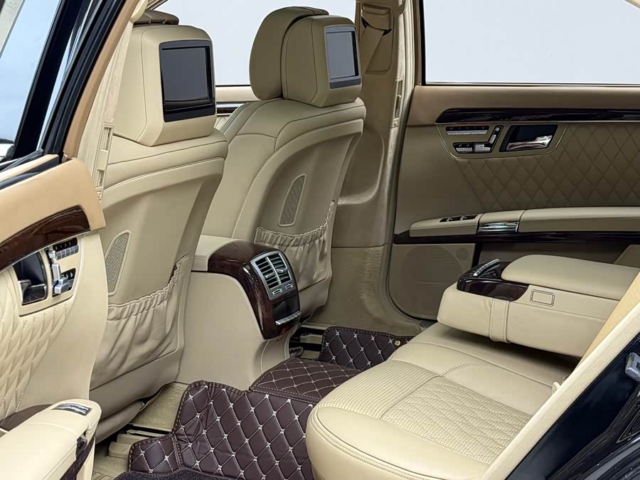 Mercedes-Benz S AMG 2010 car image #8