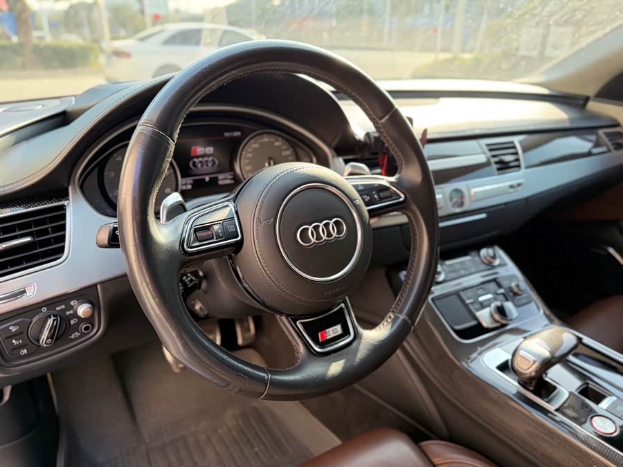 Audi S8 2015 car image #8
