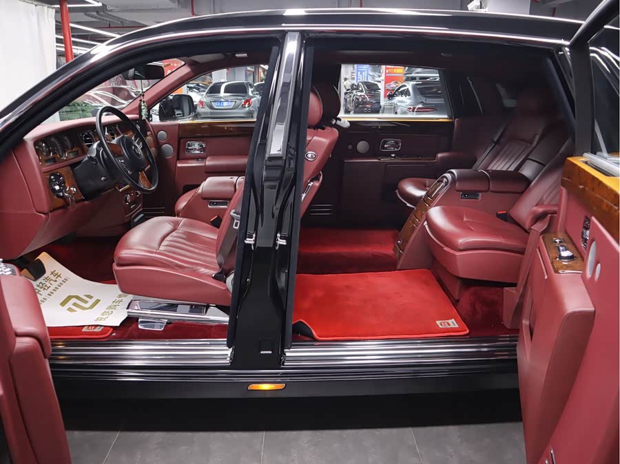 劳斯莱斯 古思特 2021 汽车图片 #8