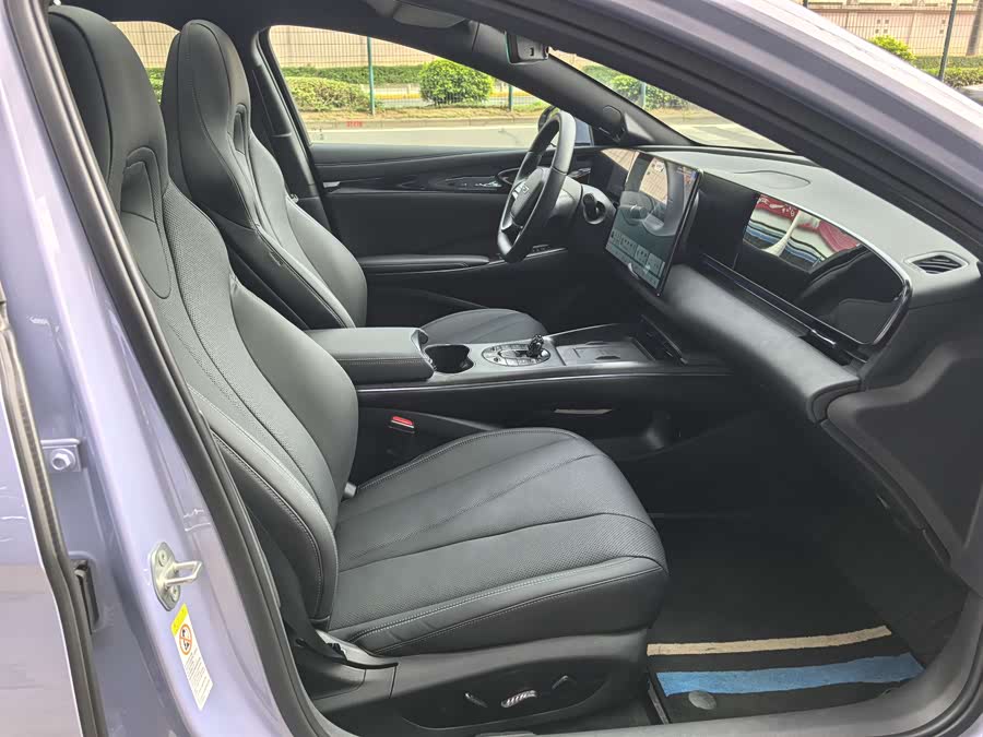 BYD Seal 2025 car image #8