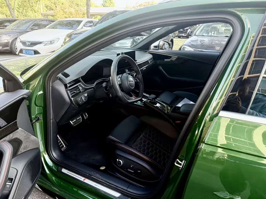 Audi RS 4 2021 car image #8