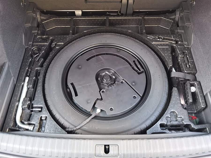 Audi Q3 2020 car image #8