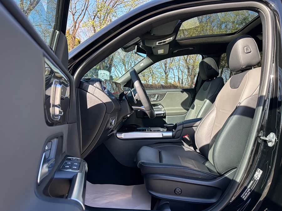 Mercedes-Benz GLB AMG 2022 #8 Mercedes-Benz GLB AMG 2022 car image #8