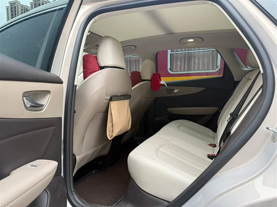 MG ES5 2024 car image #8