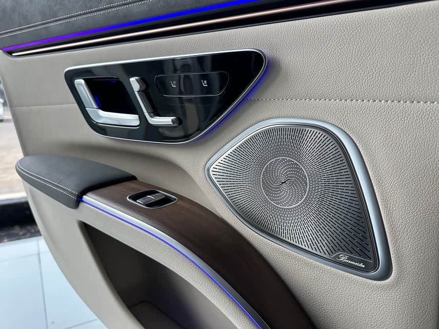 Mercedes-Benz EQS Class 2024 car image #8