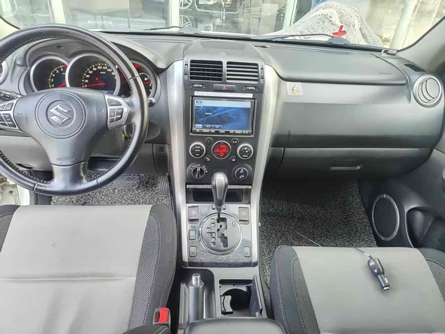 铃木 超级维特拉 2012 汽车图片 #8