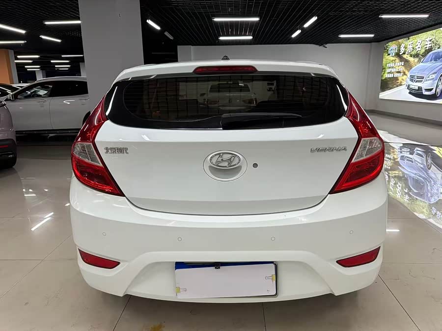 Mazda Reina Hatchback 2017 #8 Mazda Reina Hatchback 2017 car image #8