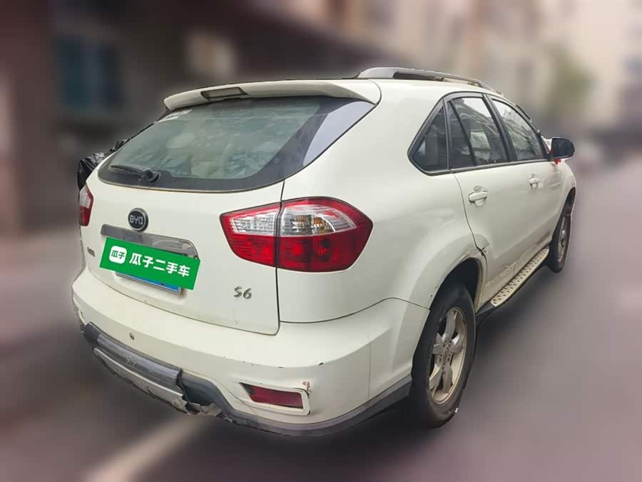 BYD S6 2014 car image #8
