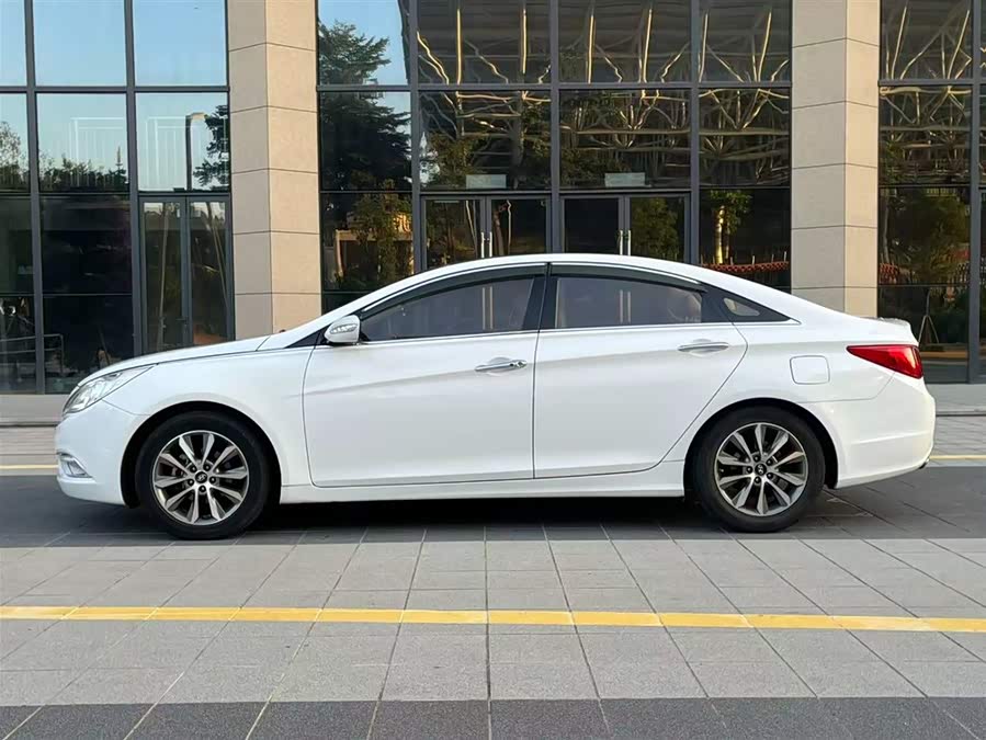Hyundai Sonata 2014 car image #8