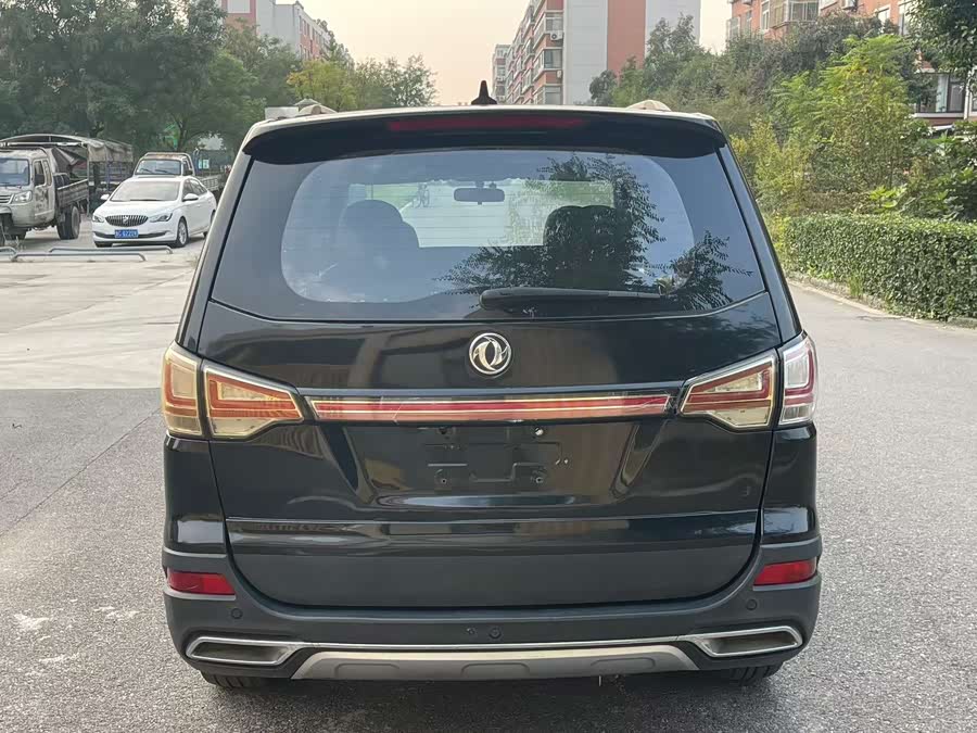 Forthing SX6 2016 #8 Forthing SX6 2016 car image #8