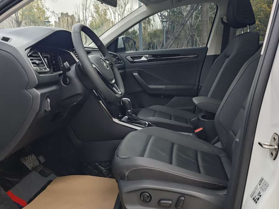Volkswagen T-Roc 2022 #8 Volkswagen T-Roc 2022 car image #8