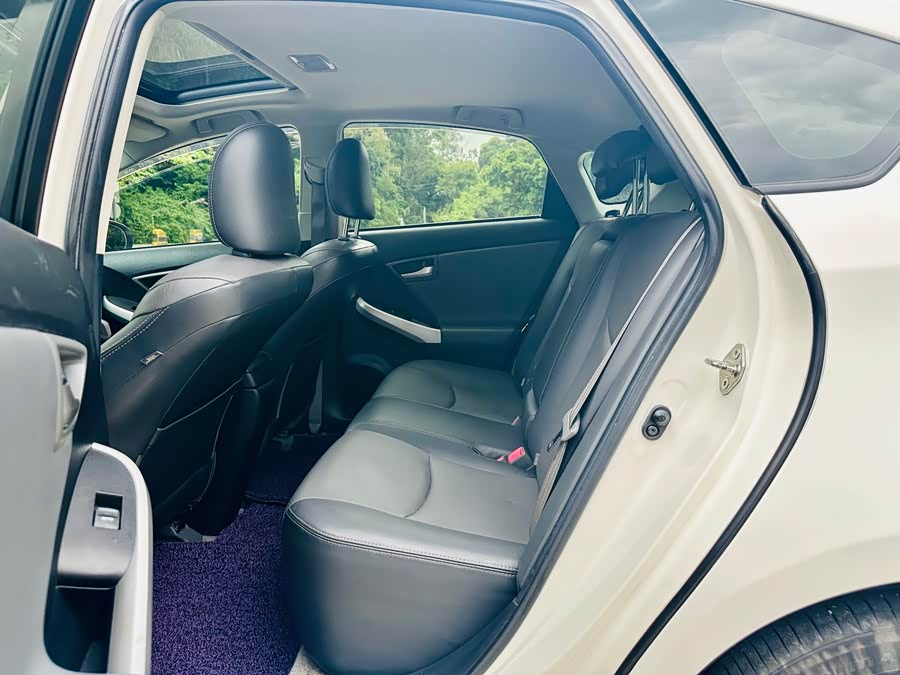 Toyota Prius 2013 immagine di auto #8