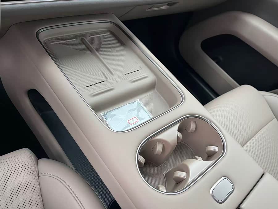 理想汽车 理想i6 2025 汽车图片 #8