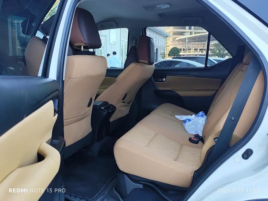 Toyota Fortuner 2019 صورة سيارة #8