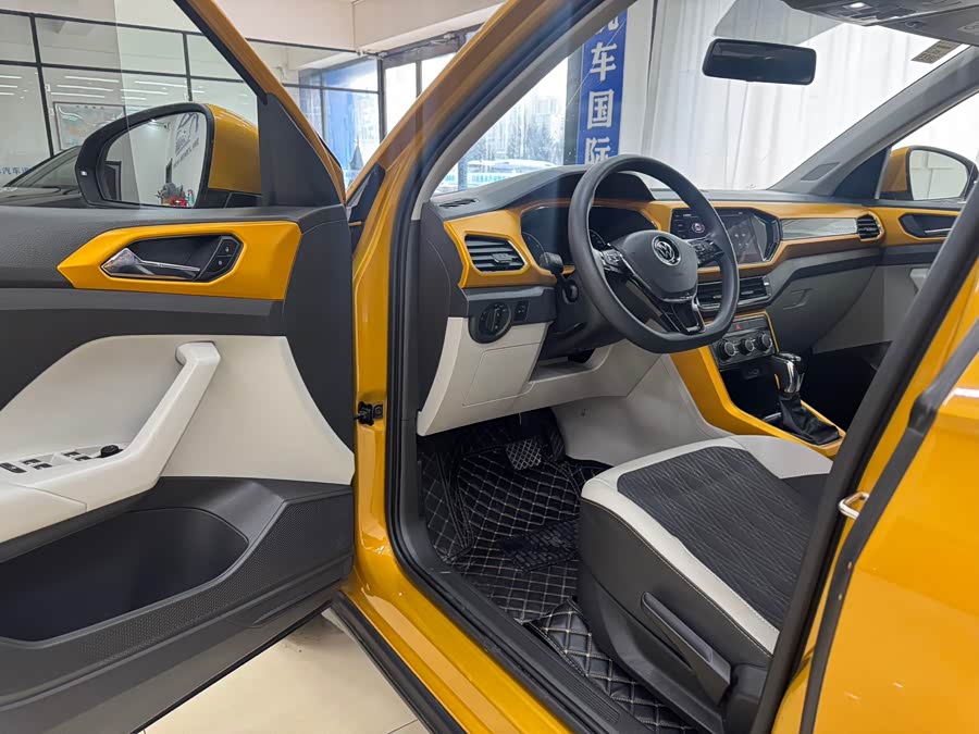 Volkswagen T-Cross 2021 #8 Volkswagen T-Cross 2021 car image #8