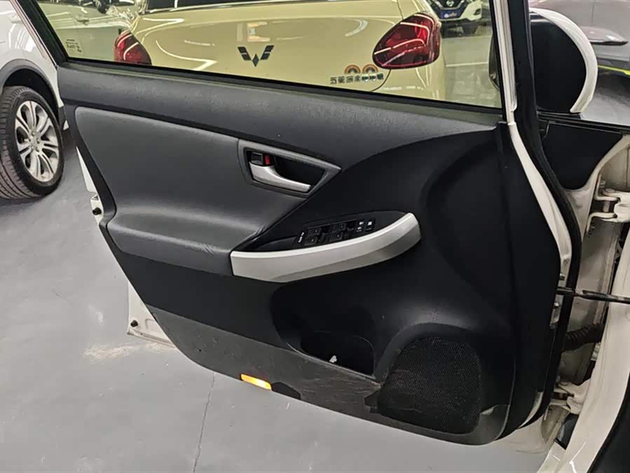 Toyota Prius 2012 car image #8