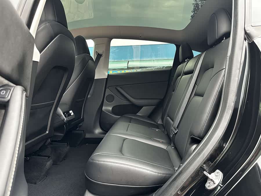Tesla Model Y 2022 #8 Tesla Model Y 2022 car image #8