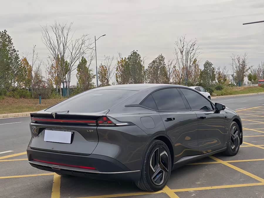 Deepal L07 2024 #8 Deepal L07 2024 car image #8