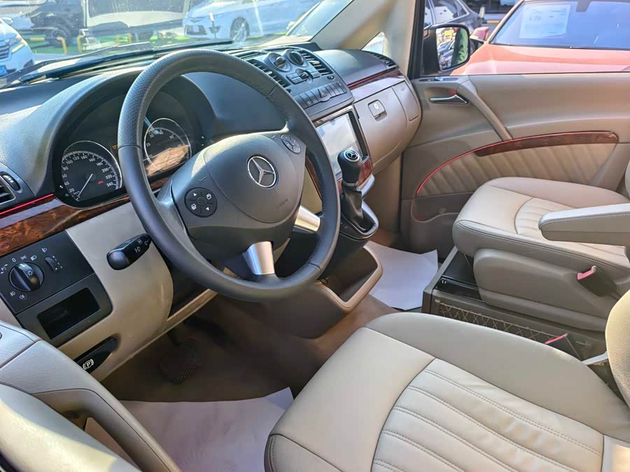 奔驰 唯雅诺 2013 汽车图片 #8