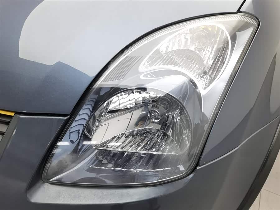 Suzuki Swift 2018 car image #8