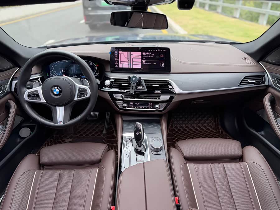 BMW 5 Series 2022 car image #8