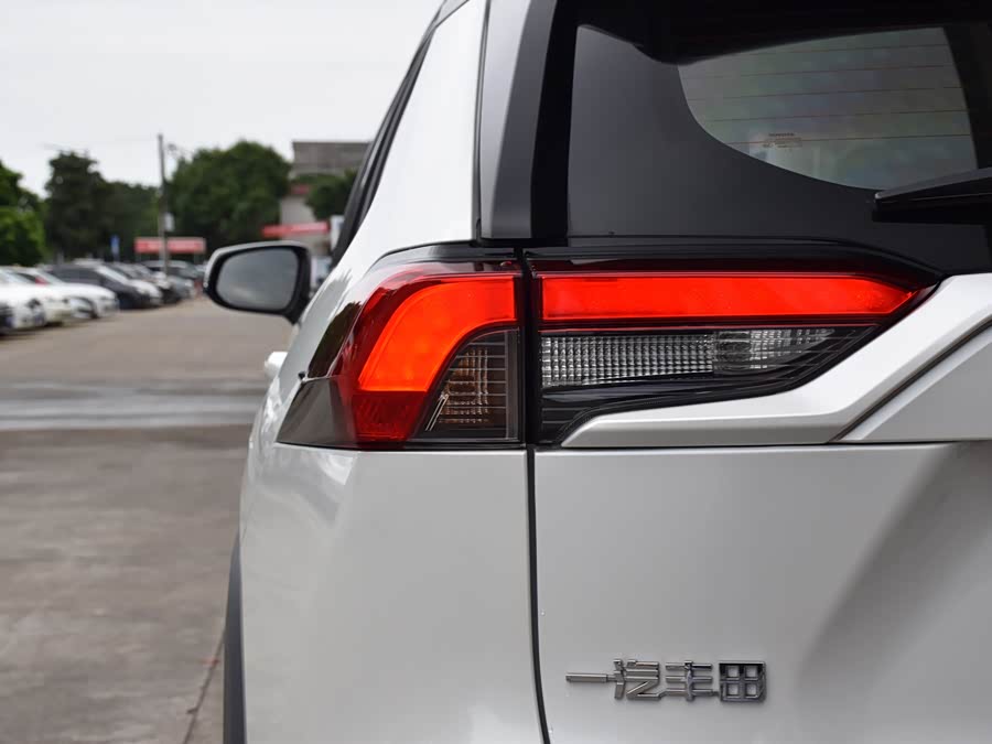 Toyota RAV4 2023 #8 Toyota RAV4 2023 immagine di auto #8