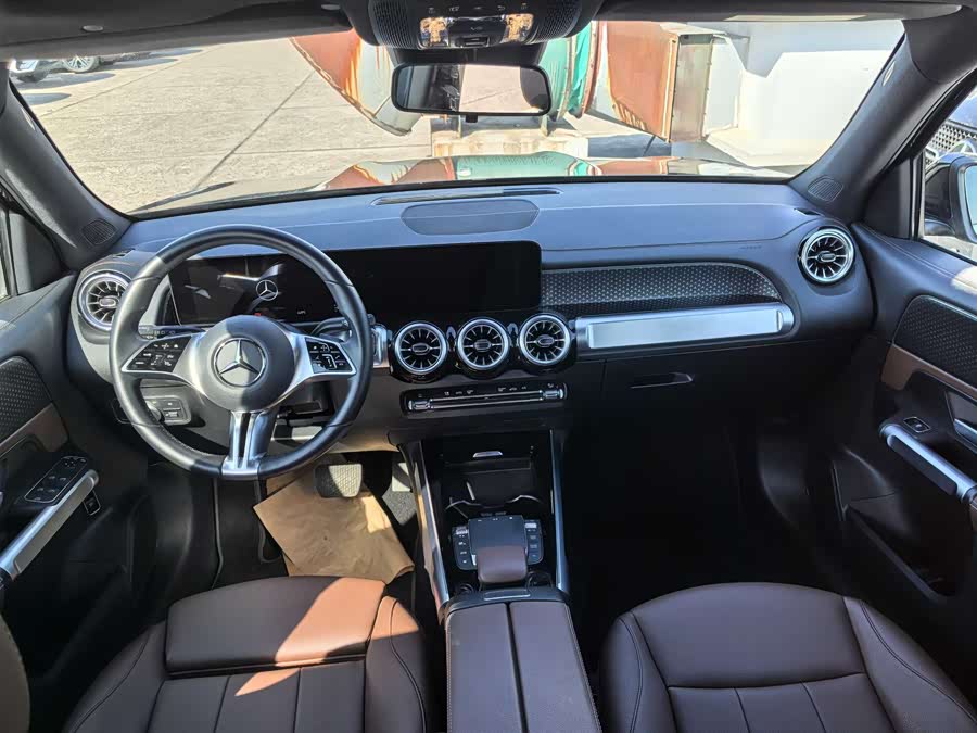 Mercedes-Benz GLB Class 2024 car image #8